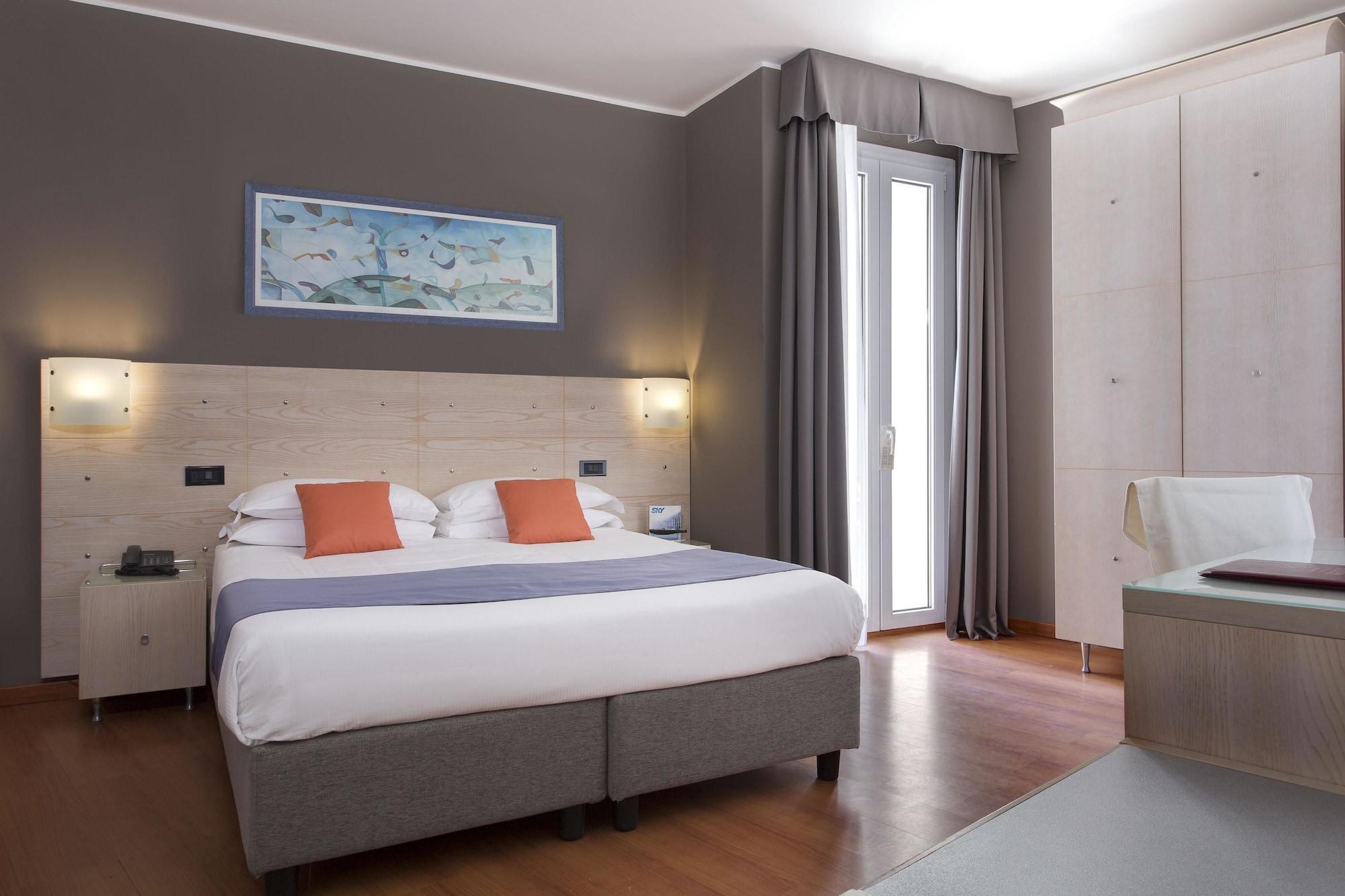Victoria Frontemare Beach & Spa Hotel Jesolo Exterior photo