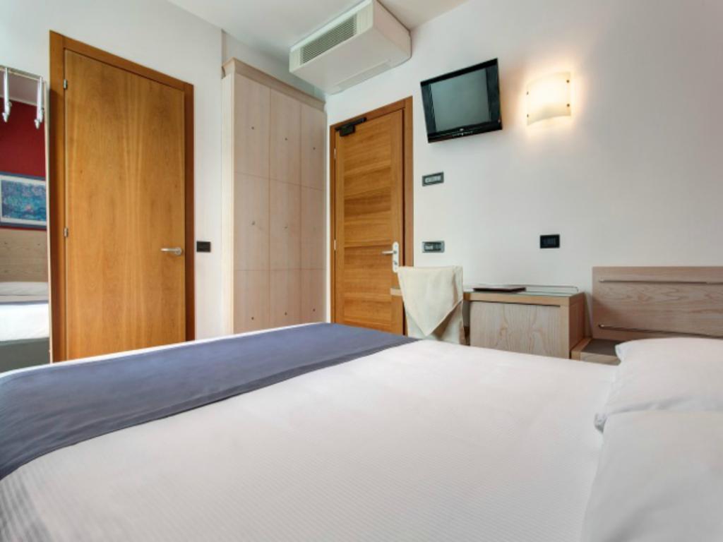 Victoria Frontemare Beach & Spa Hotel Jesolo Exterior photo